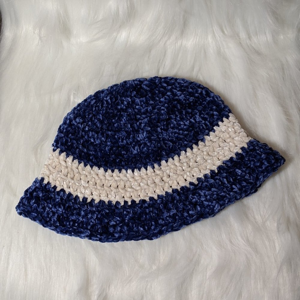 Handmade Velvet Cloche Chic Crochet Bucket Hat